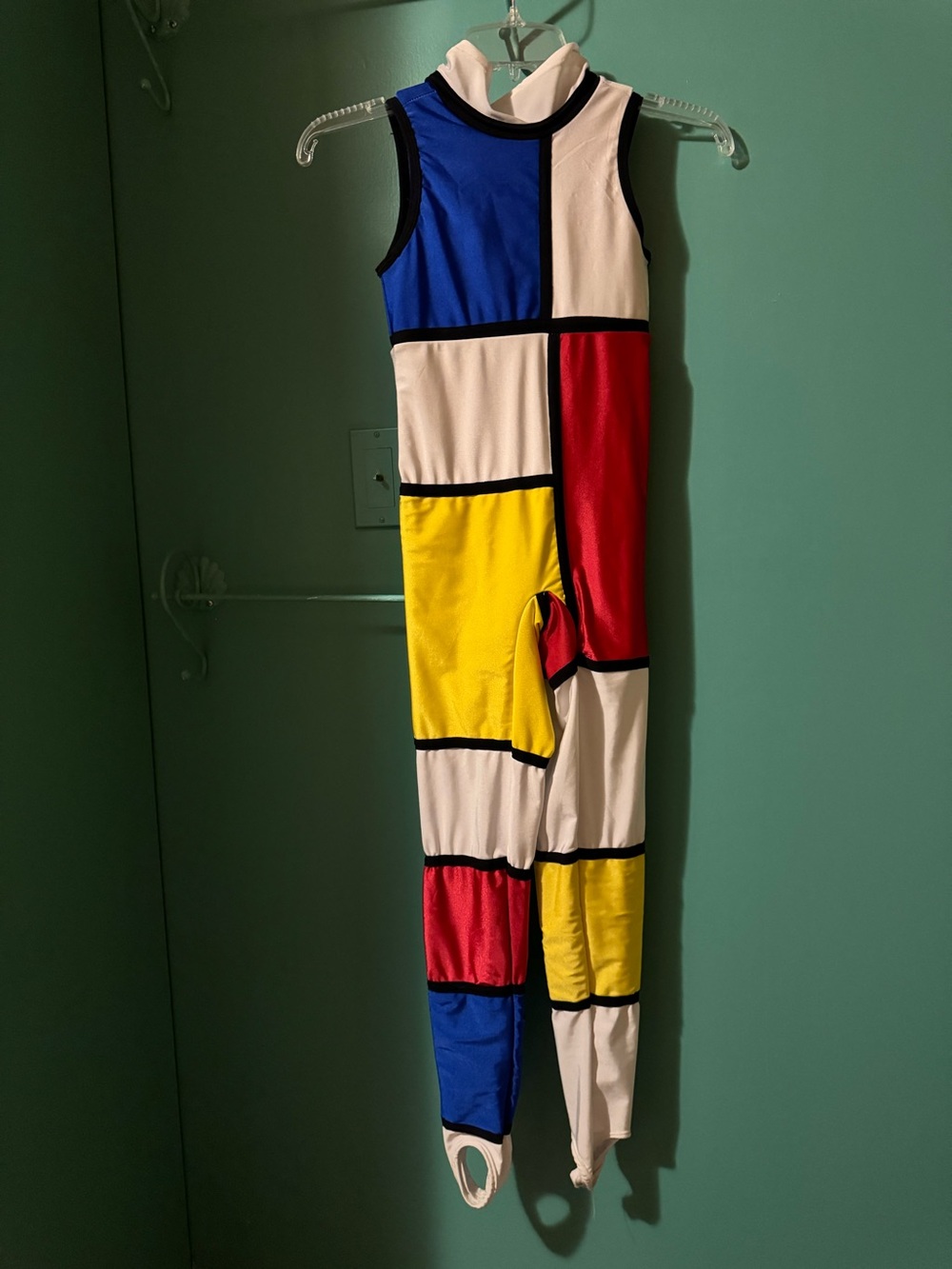 Colorblock Sleeveless dance costume in Blue, Red, Yellow, white.